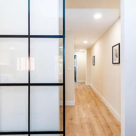 Daire Modern Close To The City Center And Alhambra *